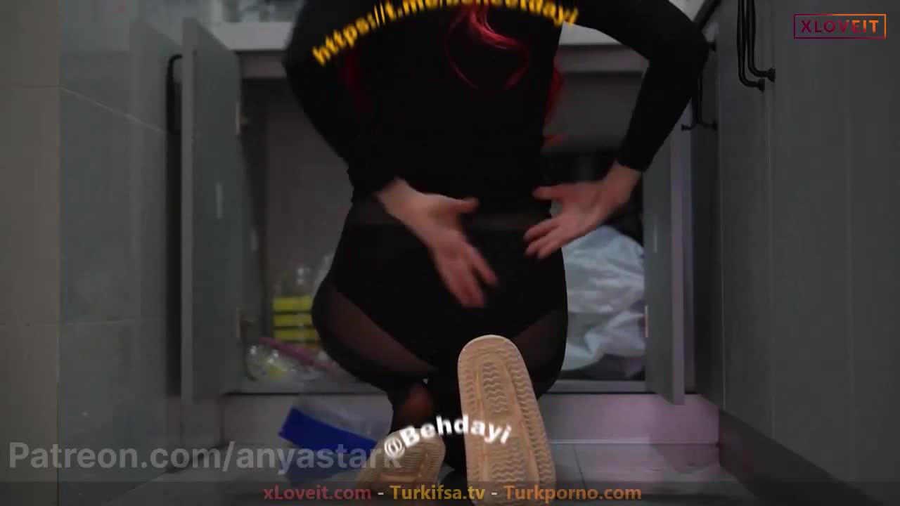Anya Stark İfşa Seksi Hatun Tezgahın Altını Düzeltti