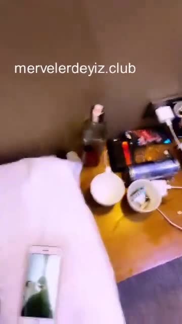 Poine Porno Sevgilisine sakso çekip kucakta amını siktirdi
